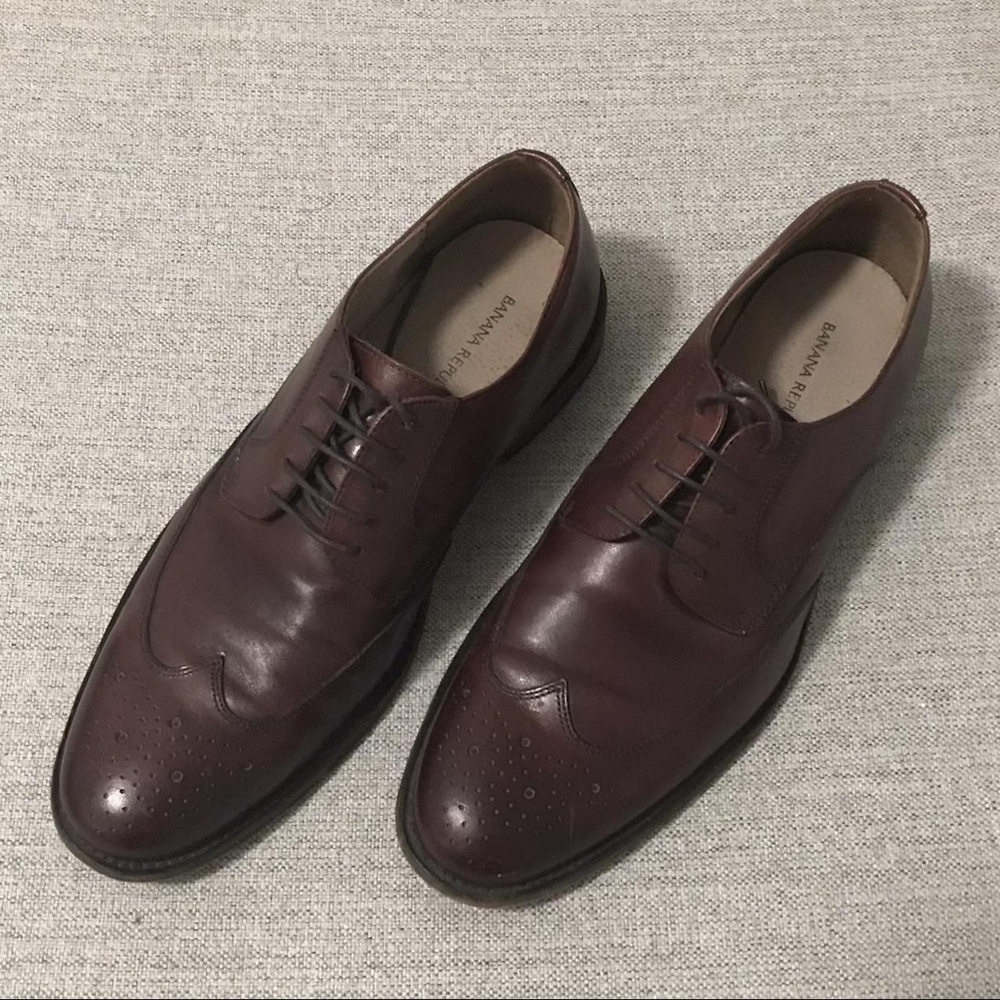 Banana Republic burgundy leather mens dress shoes